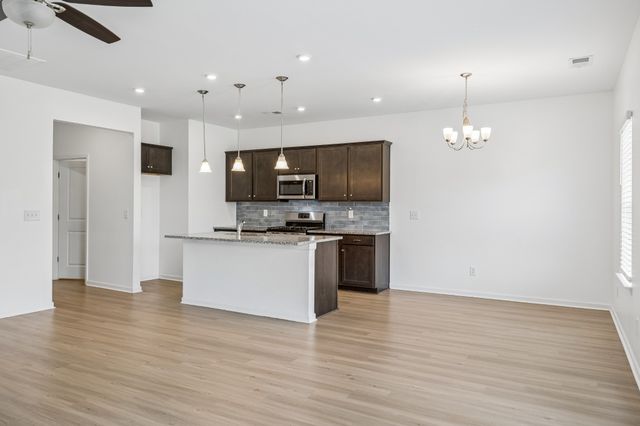 1853 Holdens Hollow, Columbia, TN 38401