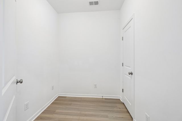 1853 Holdens Hollow, Columbia, TN 38401