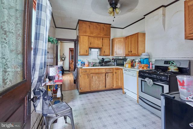 116 S 6TH AVE, West Reading, PA 19611