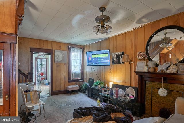 116 S 6TH AVE, West Reading, PA 19611