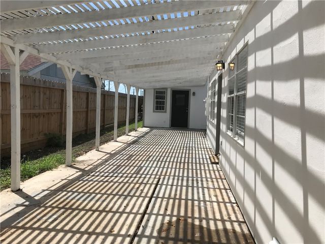 1226 Clarion Dr, Corpus Christi, TX 78412
