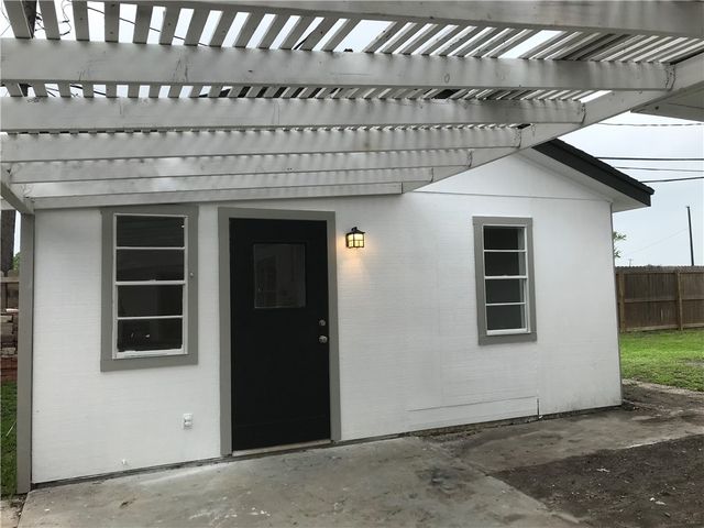 1226 Clarion Dr, Corpus Christi, TX 78412