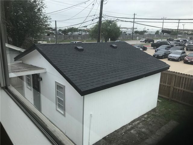 1226 Clarion Dr, Corpus Christi, TX 78412