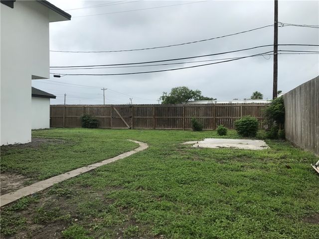 1226 Clarion Dr, Corpus Christi, TX 78412