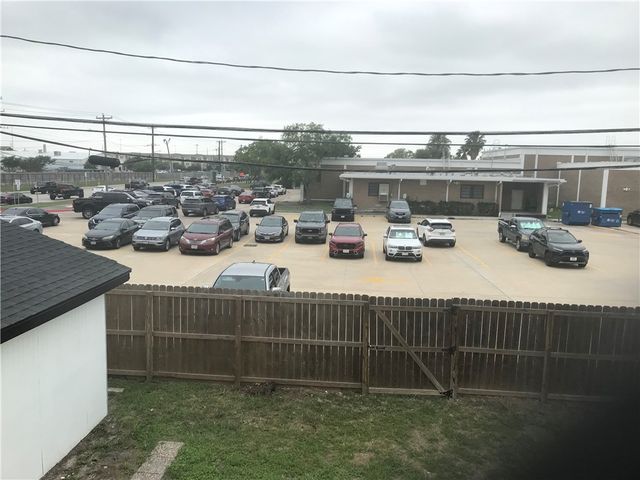 1226 Clarion Dr, Corpus Christi, TX 78412