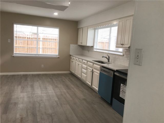 1226 Clarion Dr, Corpus Christi, TX 78412