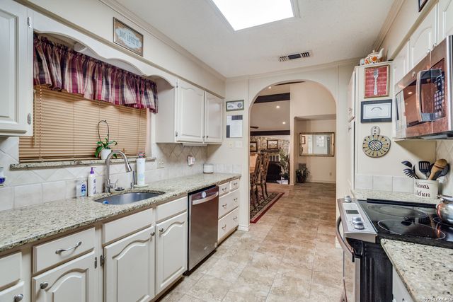 510 FAIRWAY DR, Kerrville, TX 78028