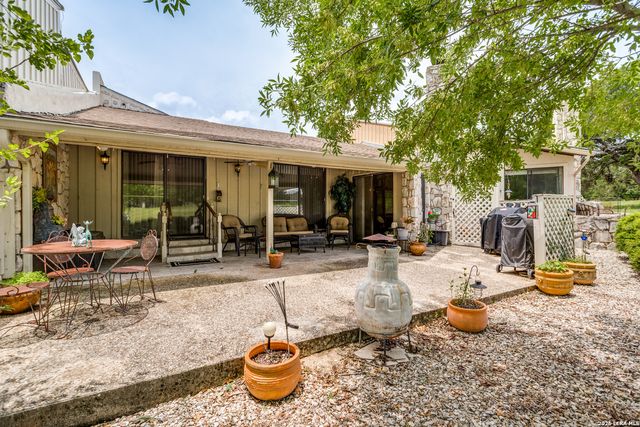 510 FAIRWAY DR, Kerrville, TX 78028