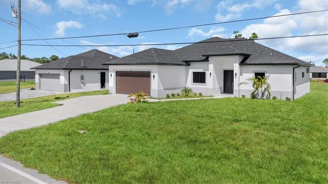 817 Jacaranda PKWY E, Cape Coral, FL 33909