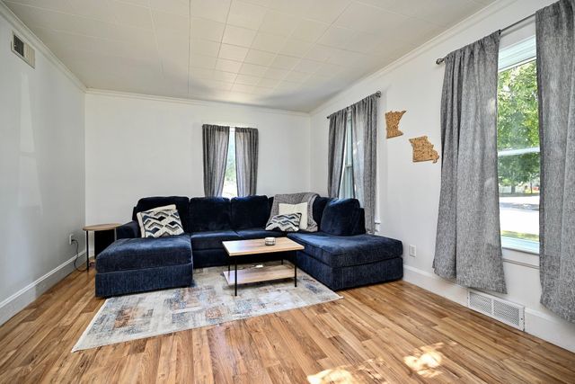 378 E King Street, Winona, MN 55987