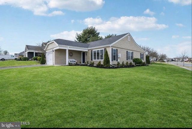 10 WOODSTOCK LN, Manchester, NJ 08759