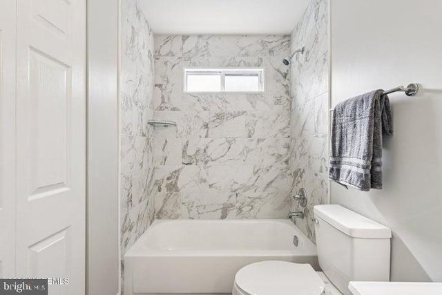 10 WOODSTOCK LN, Manchester, NJ 08759