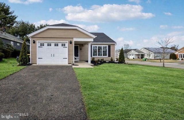 10 WOODSTOCK LN, Manchester, NJ 08759