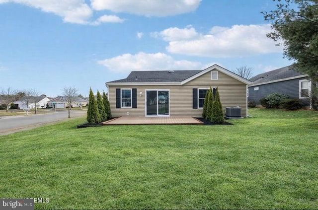 10 WOODSTOCK LN, Manchester, NJ 08759