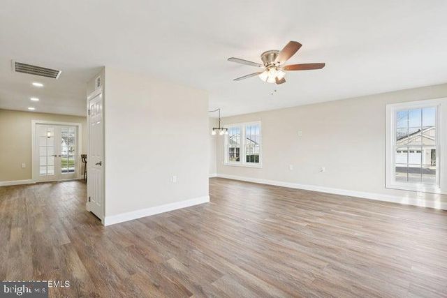 10 WOODSTOCK LN, Manchester, NJ 08759