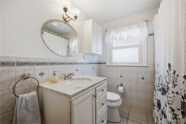 128 Wrexham Court South, Tonawanda, NY 14150