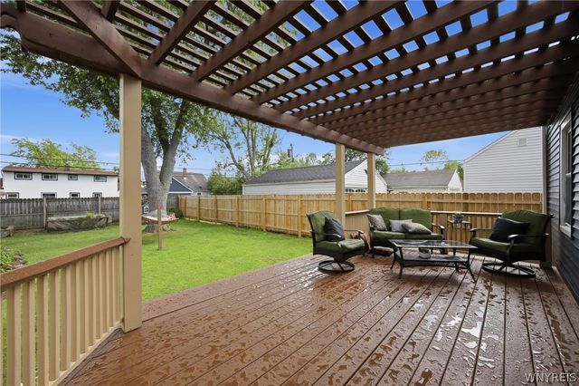 128 Wrexham Court South, Tonawanda, NY 14150
