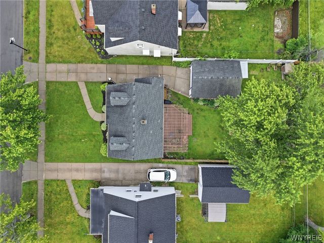 128 Wrexham Court South, Tonawanda, NY 14150