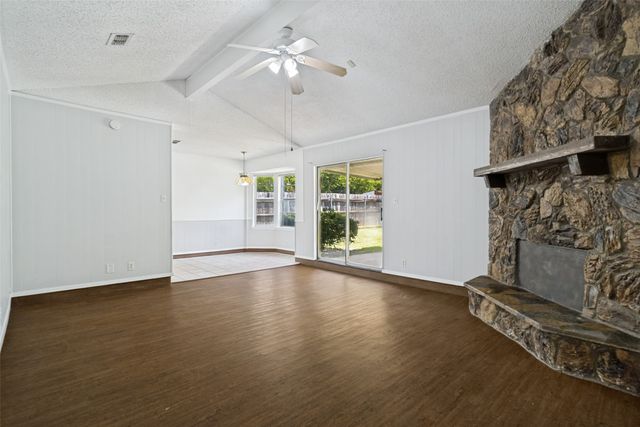 6220 Stardust Drive S, Watauga, TX 76148