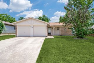 6220 Stardust Drive S, Watauga, TX 76148