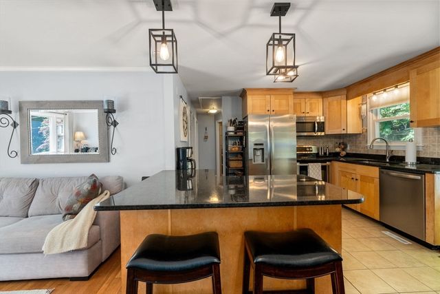 556 Monponsett St, Hanson, MA 02341