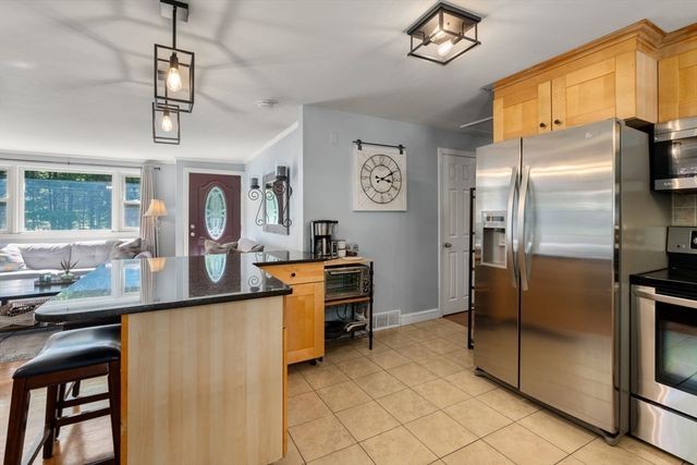556 Monponsett St, Hanson, MA 02341