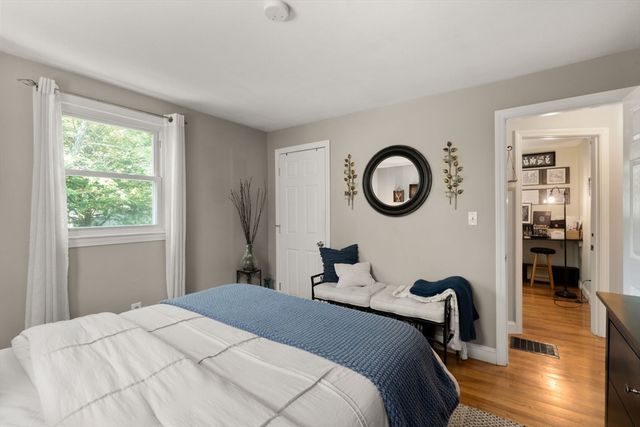 556 Monponsett St, Hanson, MA 02341