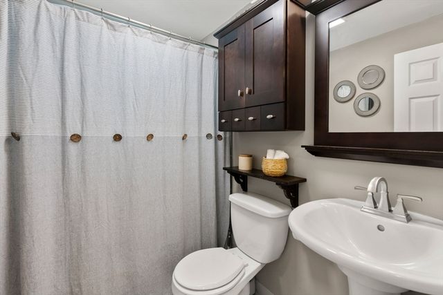 556 Monponsett St, Hanson, MA 02341