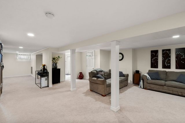 556 Monponsett St, Hanson, MA 02341
