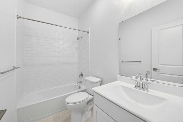 305 Boulden Court, Sealy, TX 77474