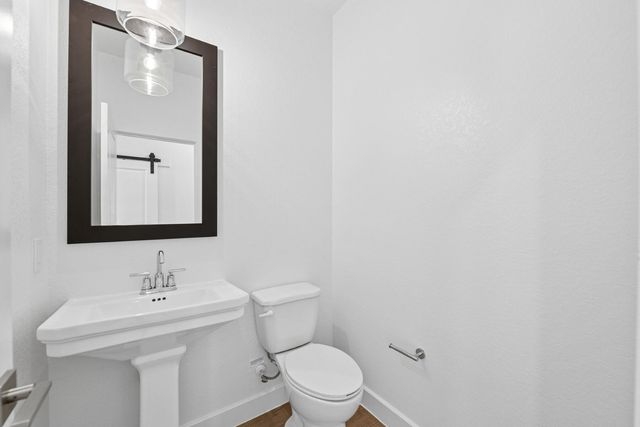 305 Boulden Court, Sealy, TX 77474