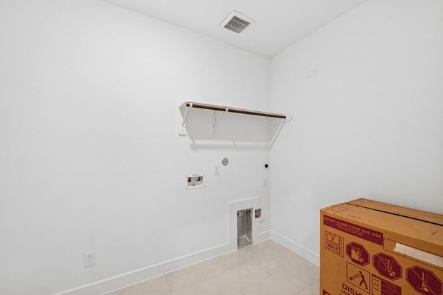 305 Boulden Court, Sealy, TX 77474