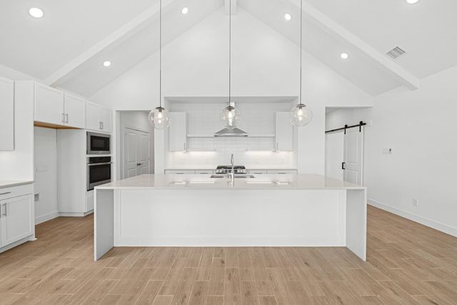 305 Boulden Court, Sealy, TX 77474