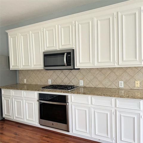 16210 Broken Timber Circle, Houston, TX 77095