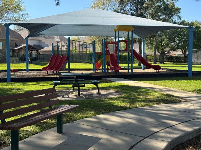 16210 Broken Timber Circle, Houston, TX 77095