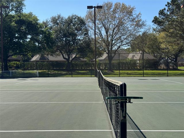 16210 Broken Timber Circle, Houston, TX 77095