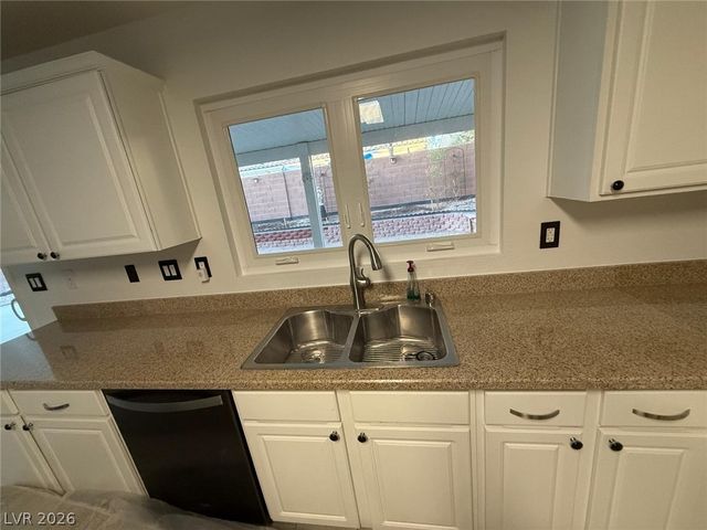 2120 Royal Antilles Court, North Las Vegas, NV 89031