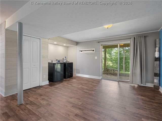 811 McNabb Heights Drive, Elkview, WV 25071