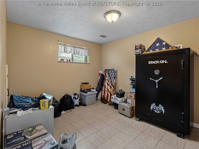 811 McNabb Heights Drive, Elkview, WV 25071
