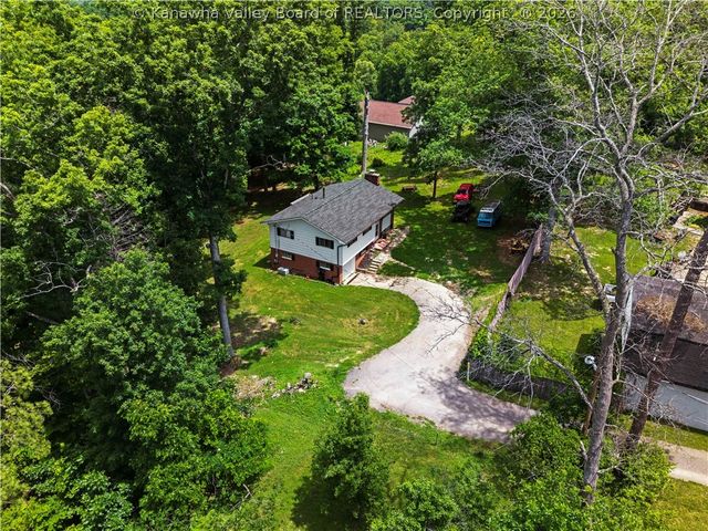 811 McNabb Heights Drive, Elkview, WV 25071