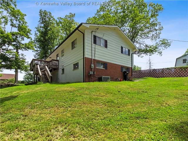 811 McNabb Heights Drive, Elkview, WV 25071