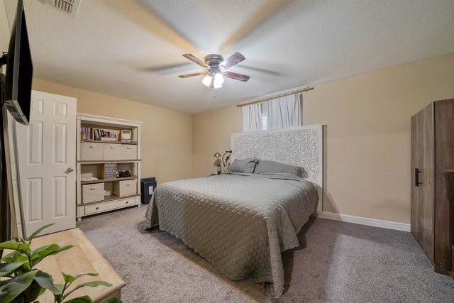 2801 Sherwood Dr, Longview, TX 75605
