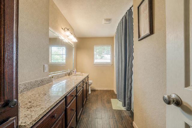 2801 Sherwood Dr, Longview, TX 75605