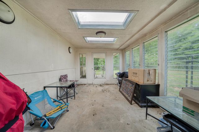 2801 Sherwood Dr, Longview, TX 75605