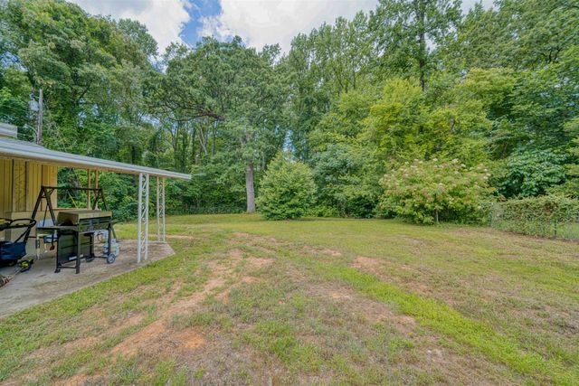 2801 Sherwood Dr, Longview, TX 75605