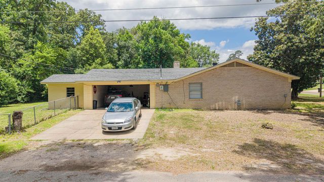 2801 Sherwood Dr, Longview, TX 75605