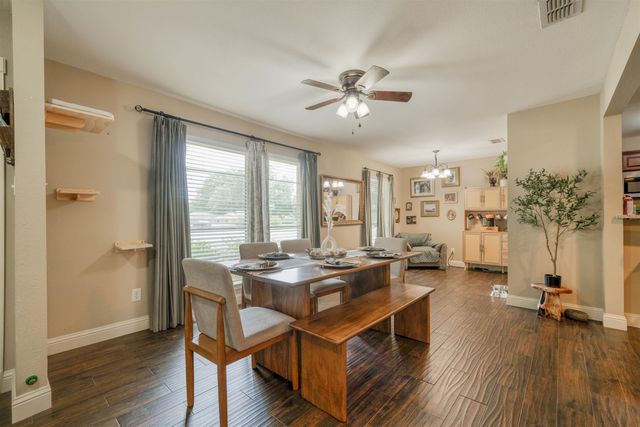 2801 Sherwood Dr, Longview, TX 75605