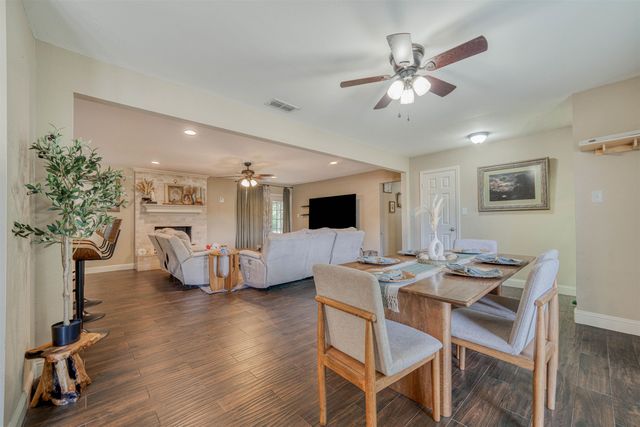 2801 Sherwood Dr, Longview, TX 75605