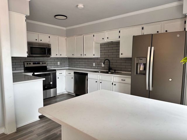 10526 Stone Canyon Road 201, Dallas, TX 75230