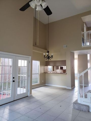 6649 Queensclub Drive, Houston, TX 77069